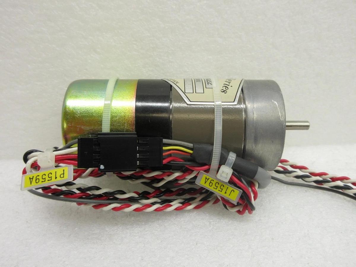 Used Yaskawa Electric UTOPI-020MX Minertia Motor UGQMEM-01SNQ22 Nikon NSR-S204B Spare