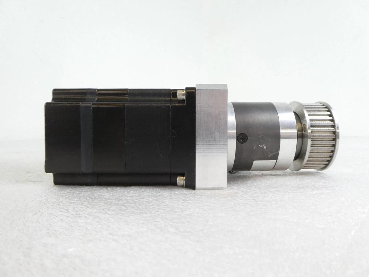 Used Sanyo Denki P50B07040HXS00M AC Servo Motor PLE060-005-SSSA3AD AMAT Lot of 2