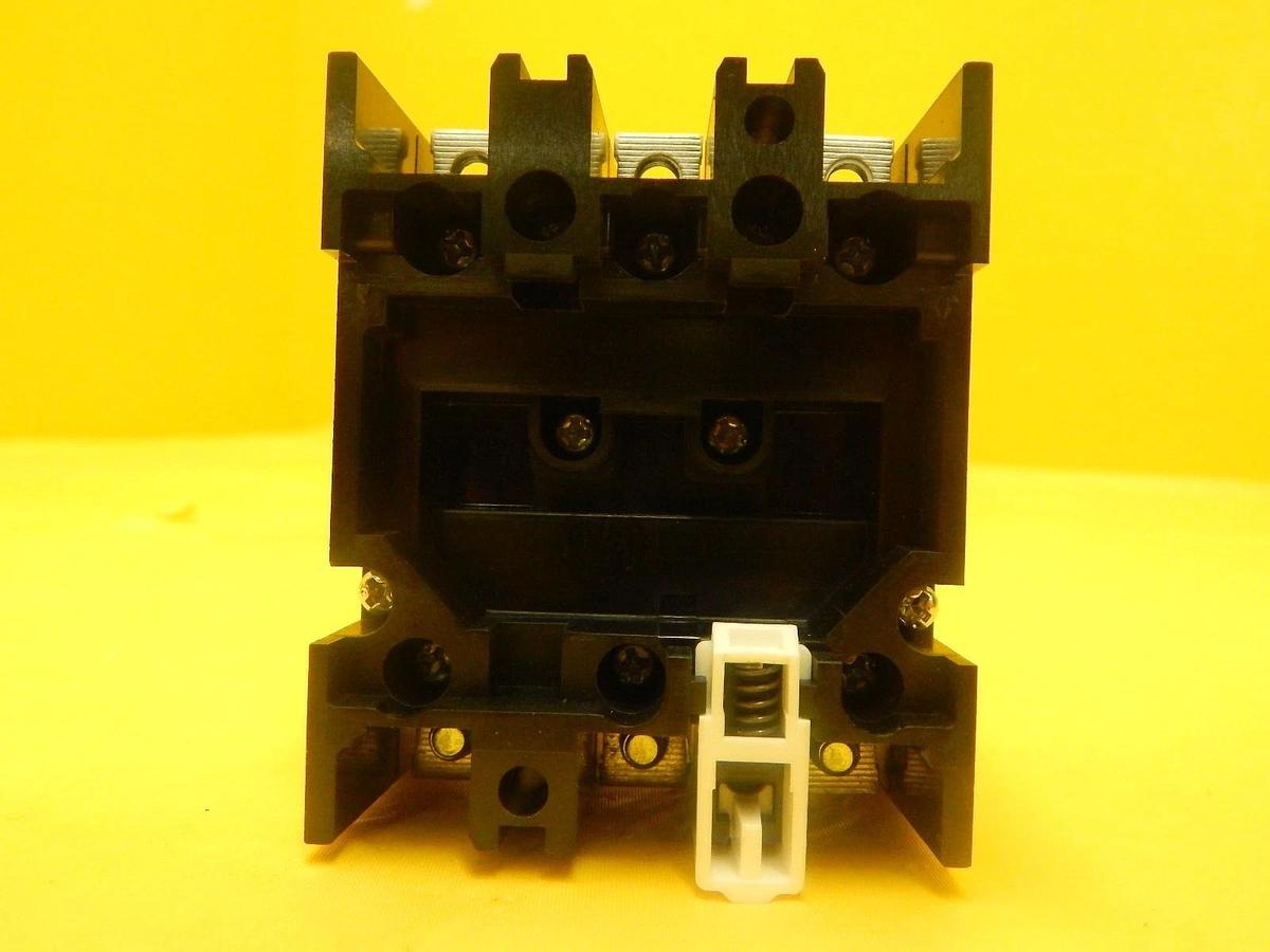 Used Mitsubishi NV50-FAU 40A No-Fuse Circuit Breaker Reseller Lot of 4 Used Working