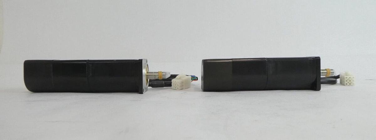 Yaskawa Electric SGM-01U3B4CL Servo Motor AMAT 1080-01243 Lot of 5 New Surplus