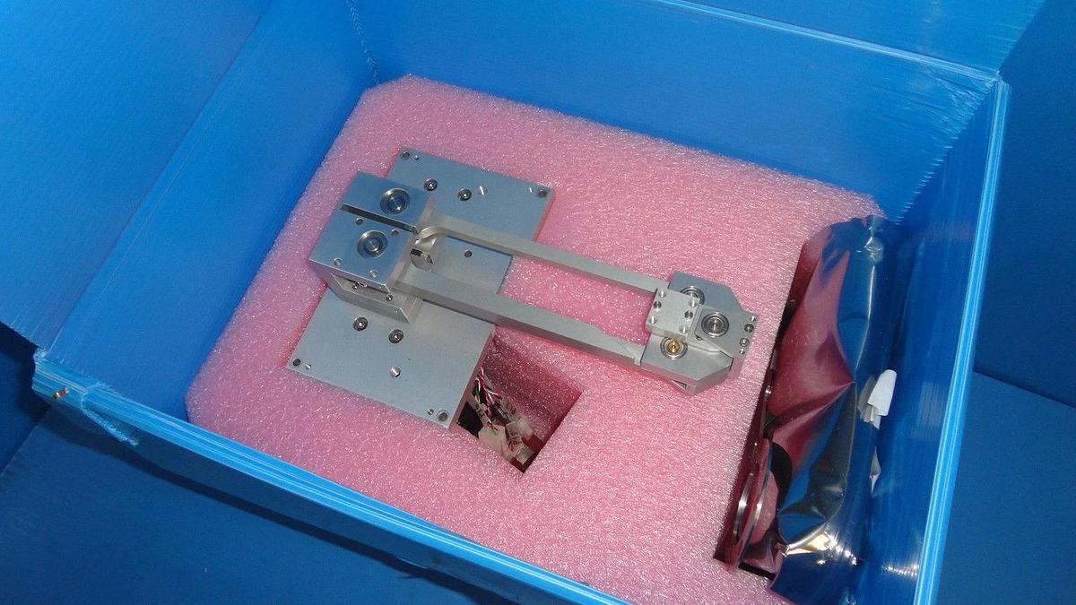 Used MRC Materials Research 368789-0 Asyst Theta Arm Set with Controller Used