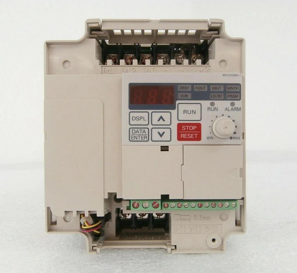 Used Yaskawa Electric CIMR-J7AA21P5 J7 Series Inverter VS mini V7 Working Spare