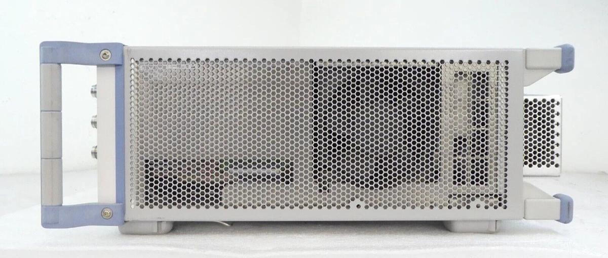 Used Rohde & Schwarz 1201.0002K50 Wideband Radio Comm Tester CMW 500 Non-Signaling