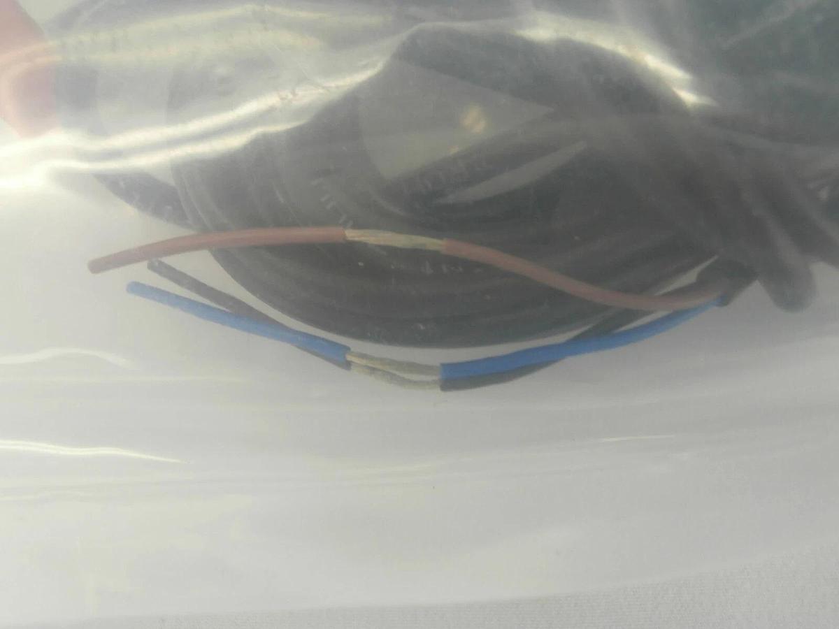 APTech AP74005S FV4 FV4 Vertical Flow Switch AP74005S-FV4-FV4 New