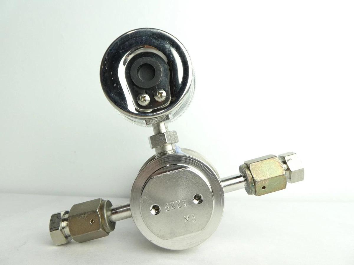 Refurbished AP Tech AP1010SM 3PW FV4 FV4 IV4 Regulator Valve With Gauge Refurbished