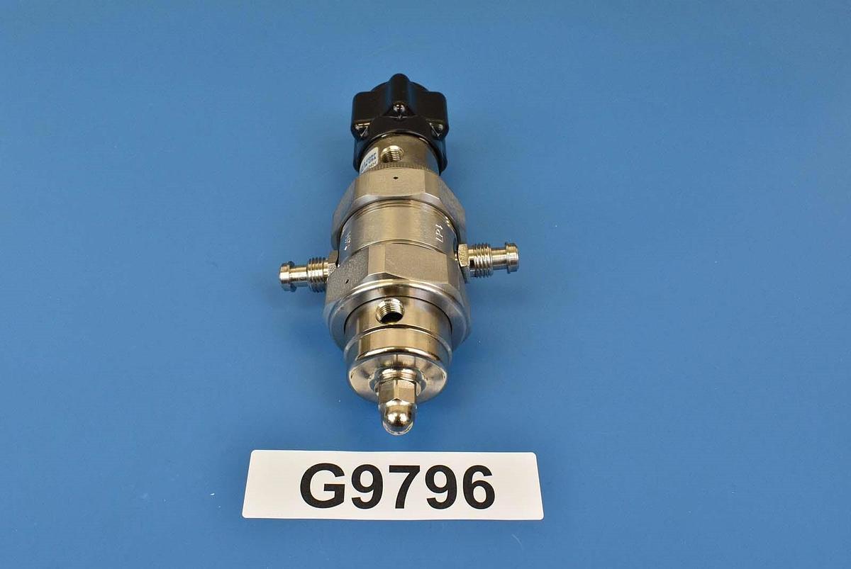 Used Parker Veriflo NPR735100W2PFSMM Regulator 0-100 PSI