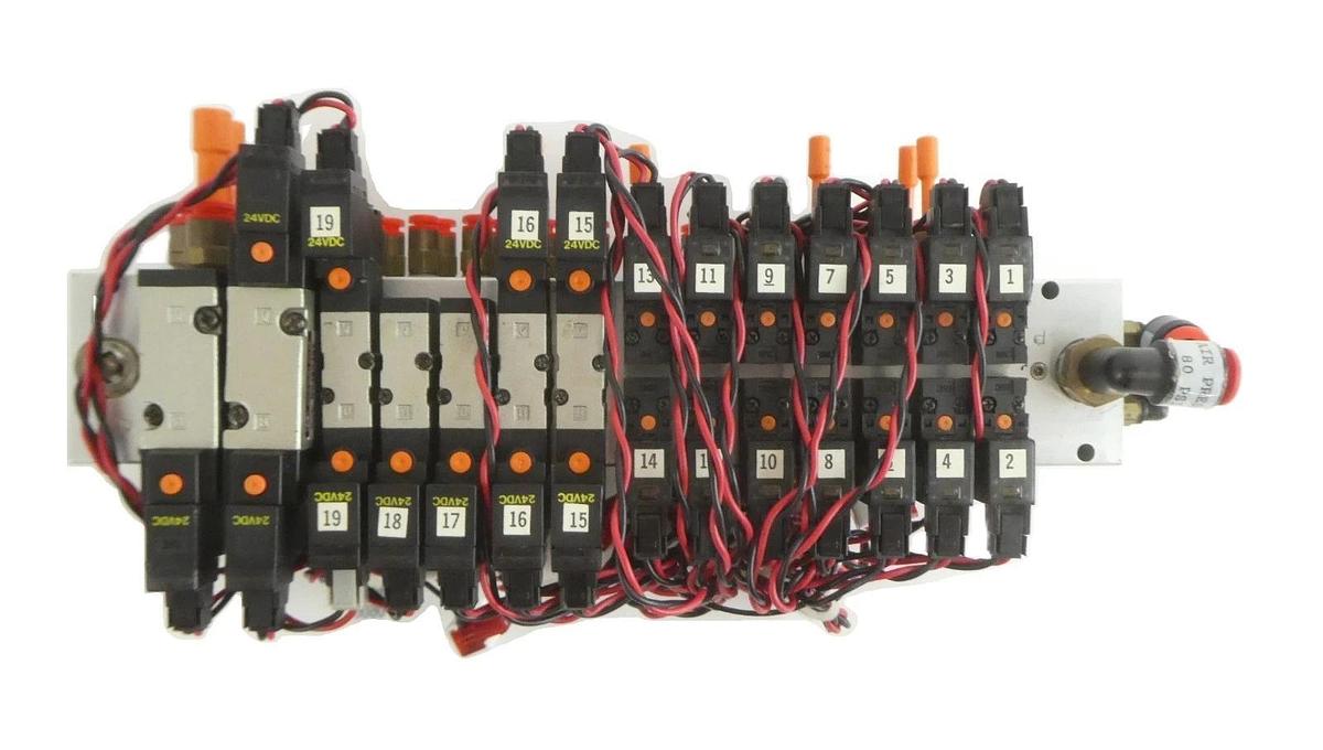 Used AMAT Applied Materials 0190-20124 19-Port Pneumatic Manifold Working Surplus