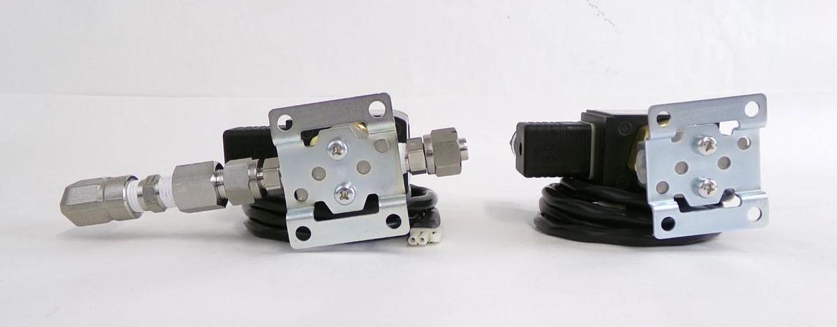 CKD FWG51-8-4-D2G Solenoid Valve Lot of 5 New Surplus