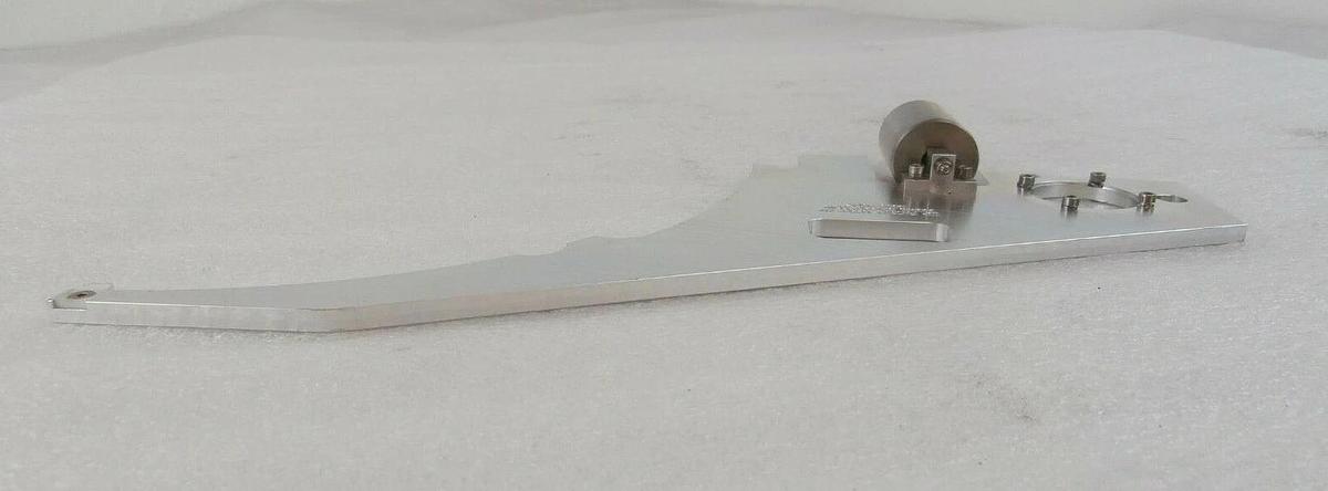 Used AMAT Applied Materials 0040-80142 Upper RH 300mm Gripper Claw 0040-03857 Working