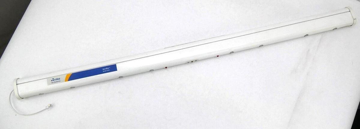 Used ION Systems 5200-IM6T-V3.0 Ionizer Bar Set MKS Instruments AeroBar 5225 Working
