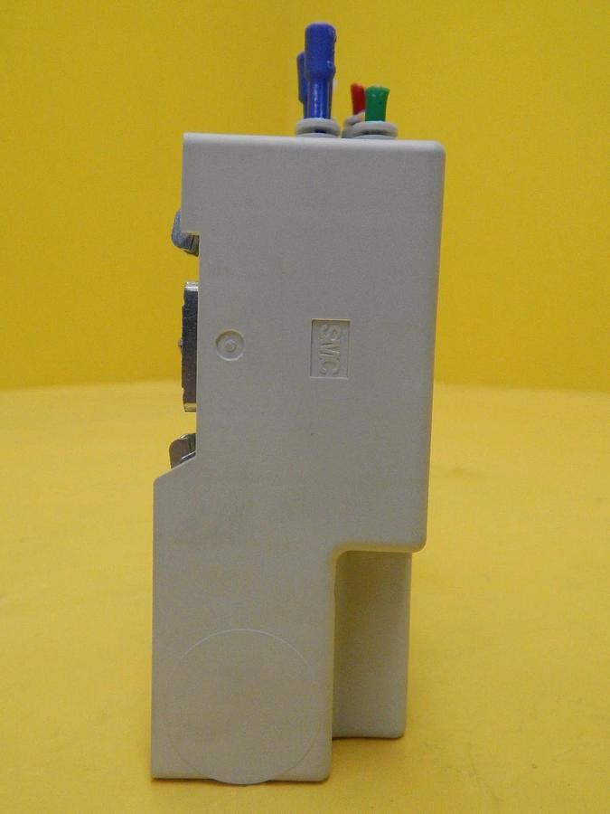 Used TEL Tokyo Electron VP/VI 4-Port Manifold SMC SQ1131Y-5-C4-Q PR300Z Used
