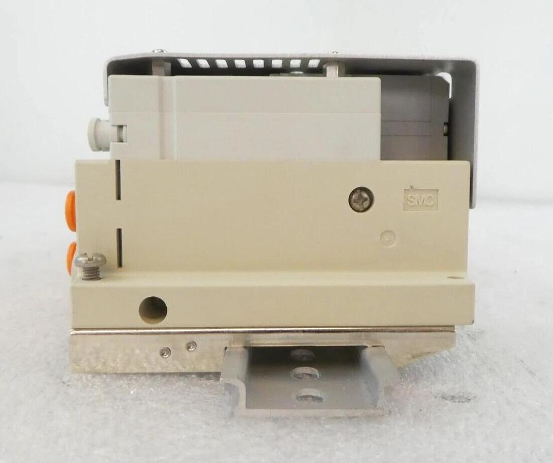 Used SMC SS5V1-1-10FD-X136 10-Port Pneumatic Manifold SV1200 SV1A00 AMAT Working