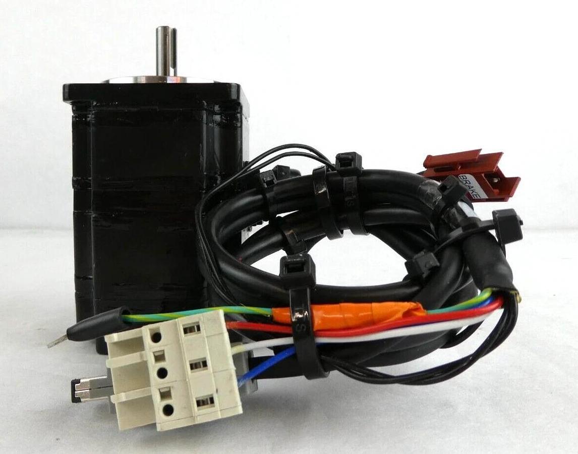 Used Yaskawa Electric SGMPH-01AAE-YA11 AC Servo Motor Reseller Lot of 2 Working