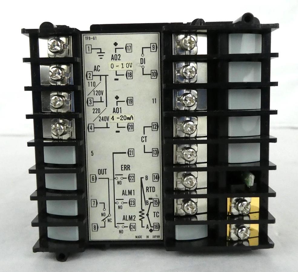 Used RKC Instruments Inc. REX-F9 Electronic Temperature Controller Lot of 4 Working