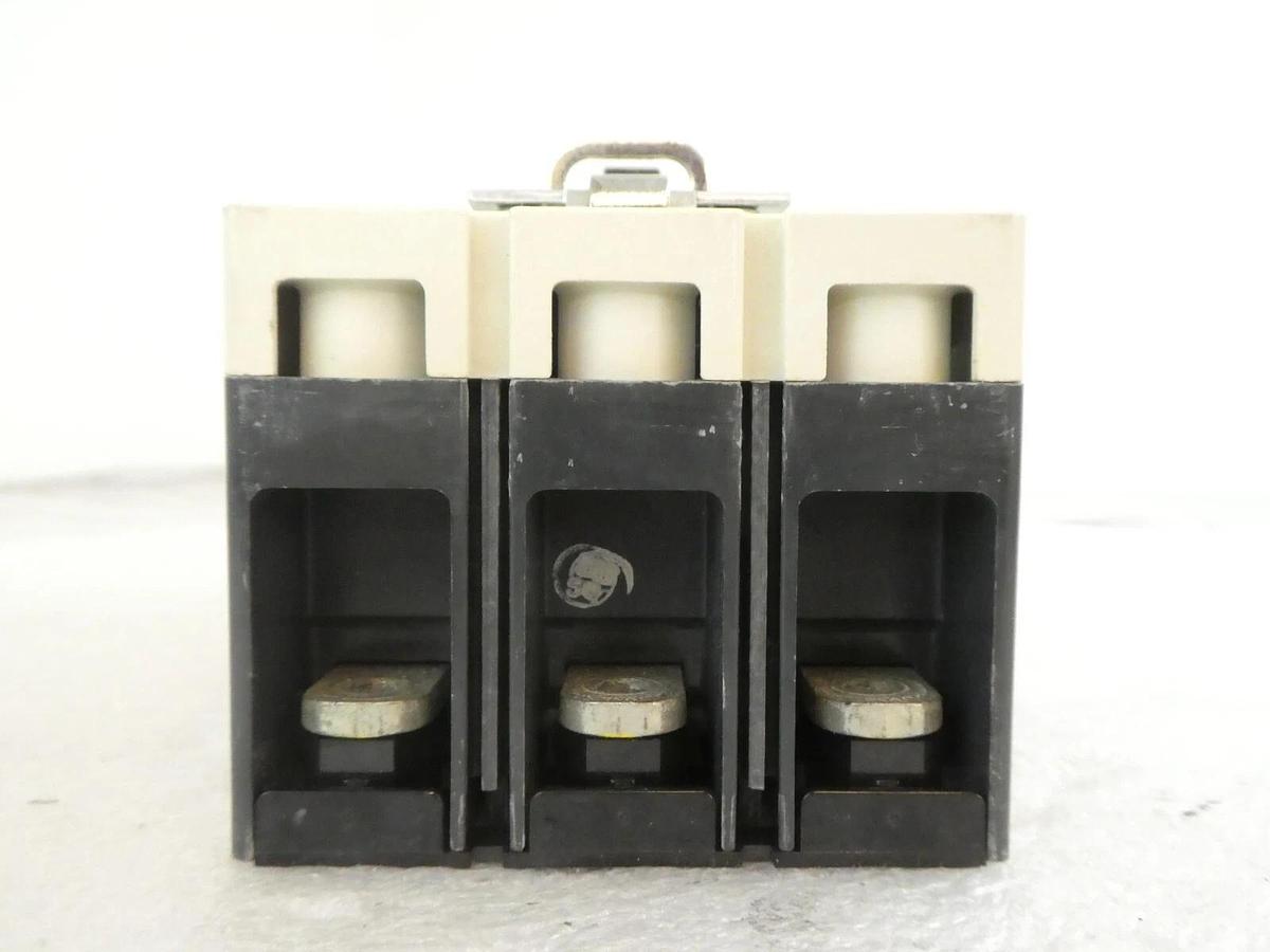 Used Eaton JGE3250NN Industrial Circuit Breaker J250E 69D2551G10 Lot of 2 Working