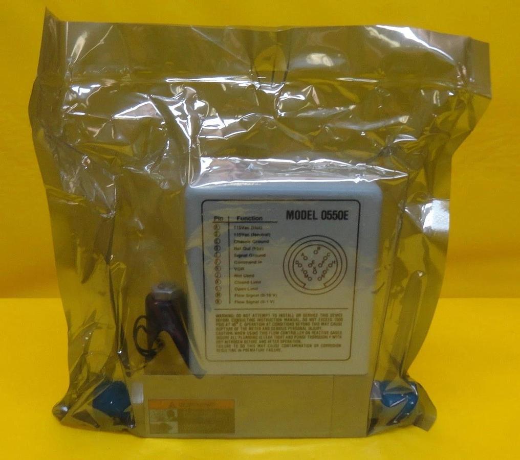 Used Brooks Instruments 0550EB25H1EA Mass Flow Controller MFC 0550E 200 SLM H2 New
