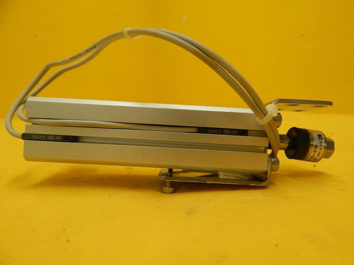Used SMC CDQSB16-75DC Pneumatic Air Cylinder JB16-4-070 Lot of 8 Used Working