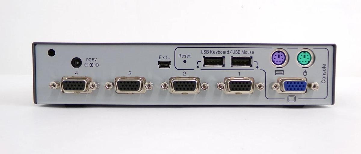 Fujitsu NC14004-B895 SERVIS 4-Port KVM Switch FS-1104AU New Surplus