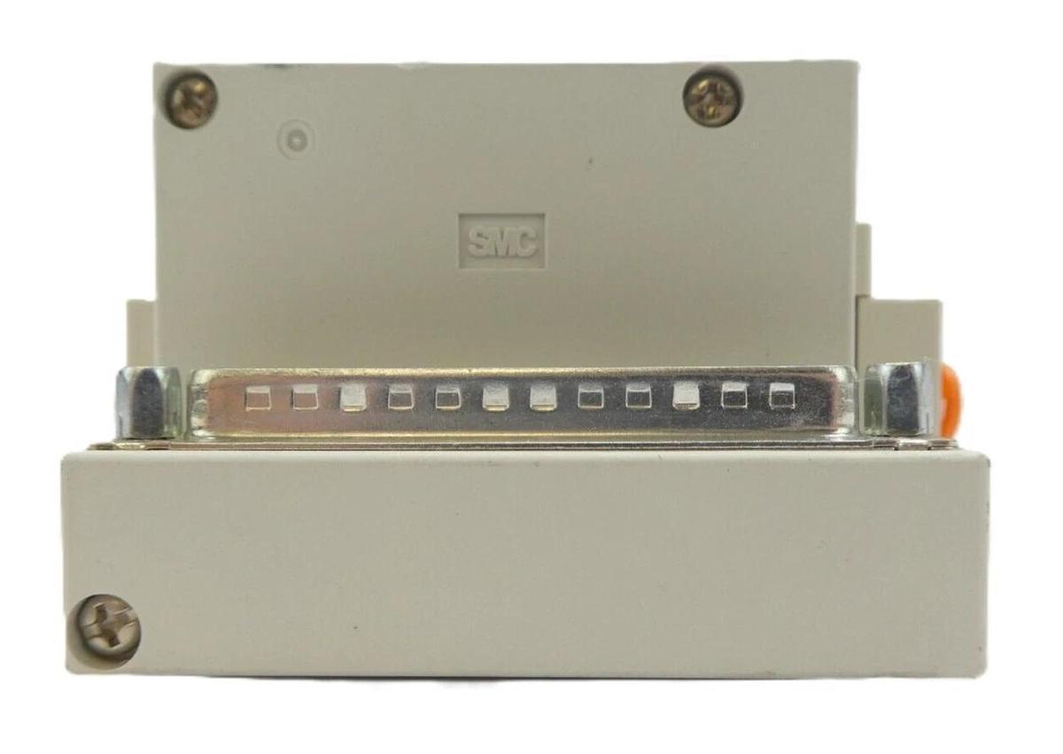 Used SMC SS5V1-15-DUX00300 15-Port Pneumatic Manifold AMAT 0190-76347 Working Surplus