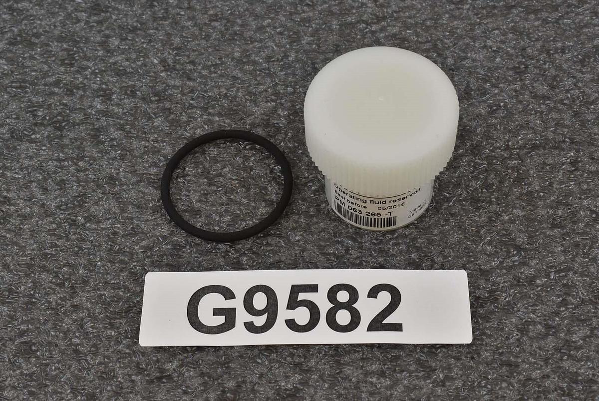 Used Pfeiffer Vacuum PM063265 Oil Fluid Reservoir