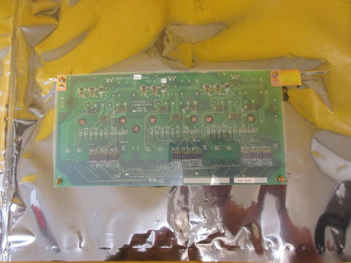 Used Yaskawa Electric SGDR-SDCCA04 Robot Controller PCB Card F352085-1 NXC100 Working