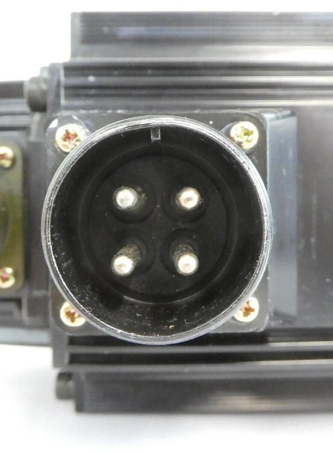 Used Yaskawa Electric SGMS-50A6AB AC Servo Motor Sigma II ST10SB-S50A6 AMAT Working