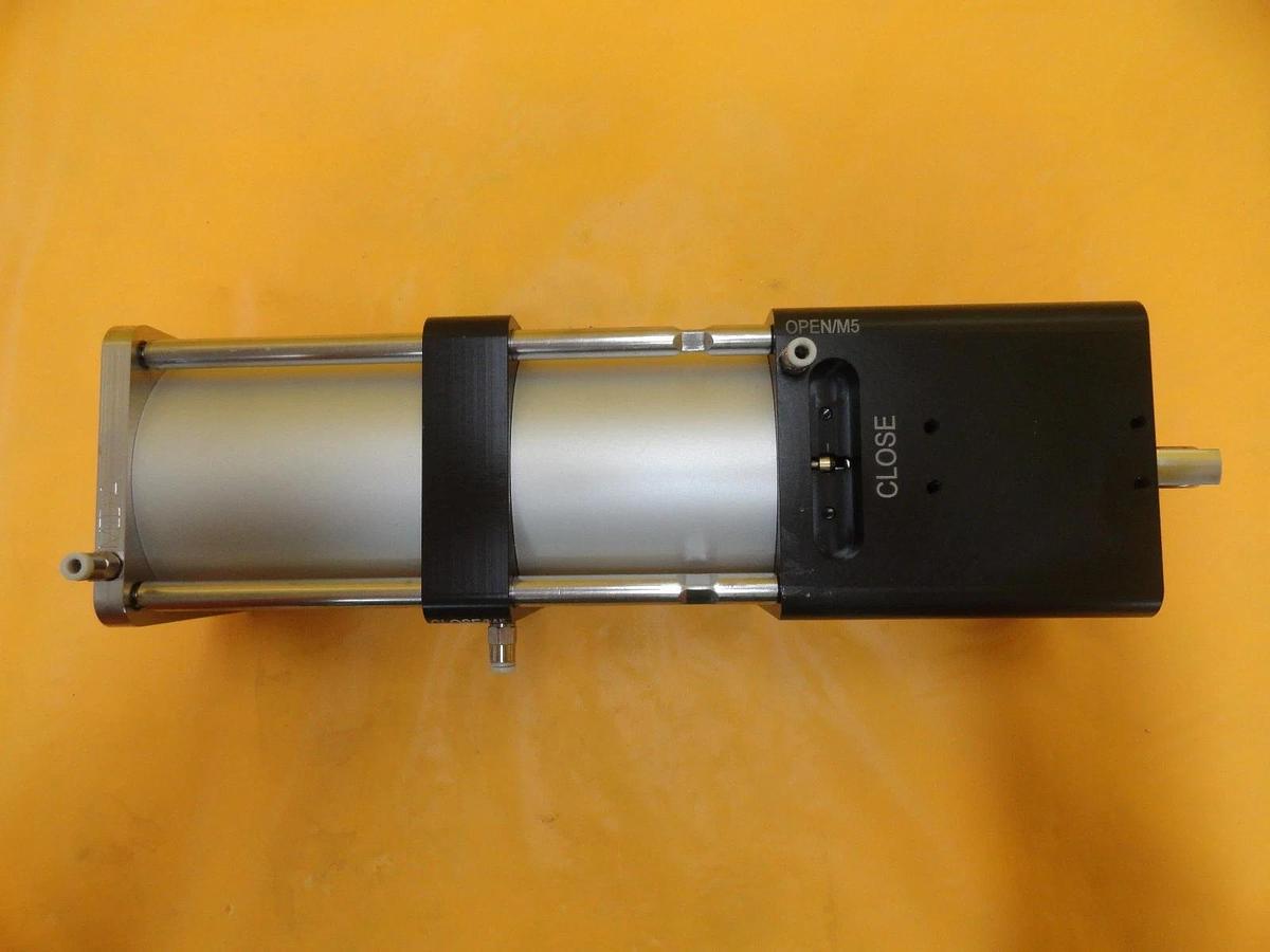 Used VAT 217300 Series 10 Pneumatic Gate Valve Actuator Used Working