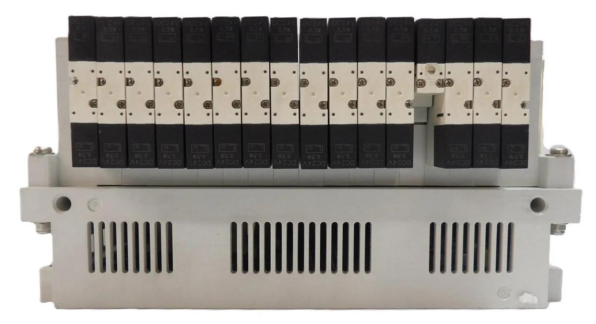Used SMC VV5Q11-16-X1380 16-Port Pneumatic Manifold NP420-DN2A Lot of 2 Working