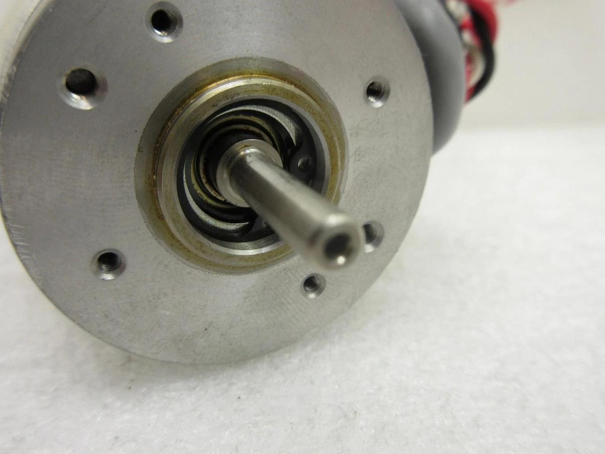 Used Yaskawa Electric UTOPI-020MX Minertia Motor UGQMEM-01SNQ22 Nikon NSR-S204B Spare