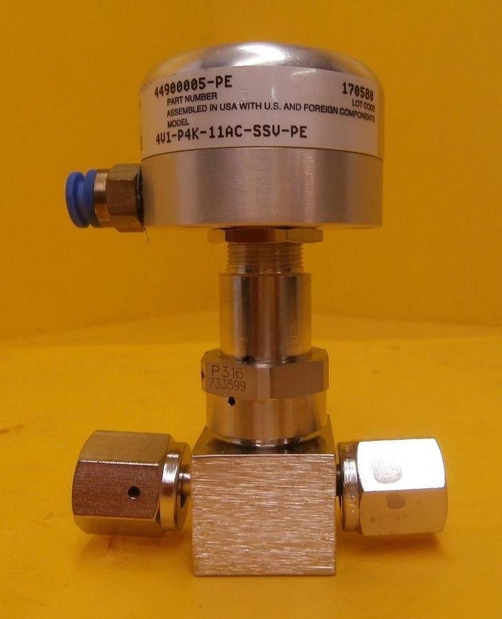 Used Parker Veriflo 44900005-PE High Purity Bellows Valve 4V1-P4K-11AC-SSV-PE Used