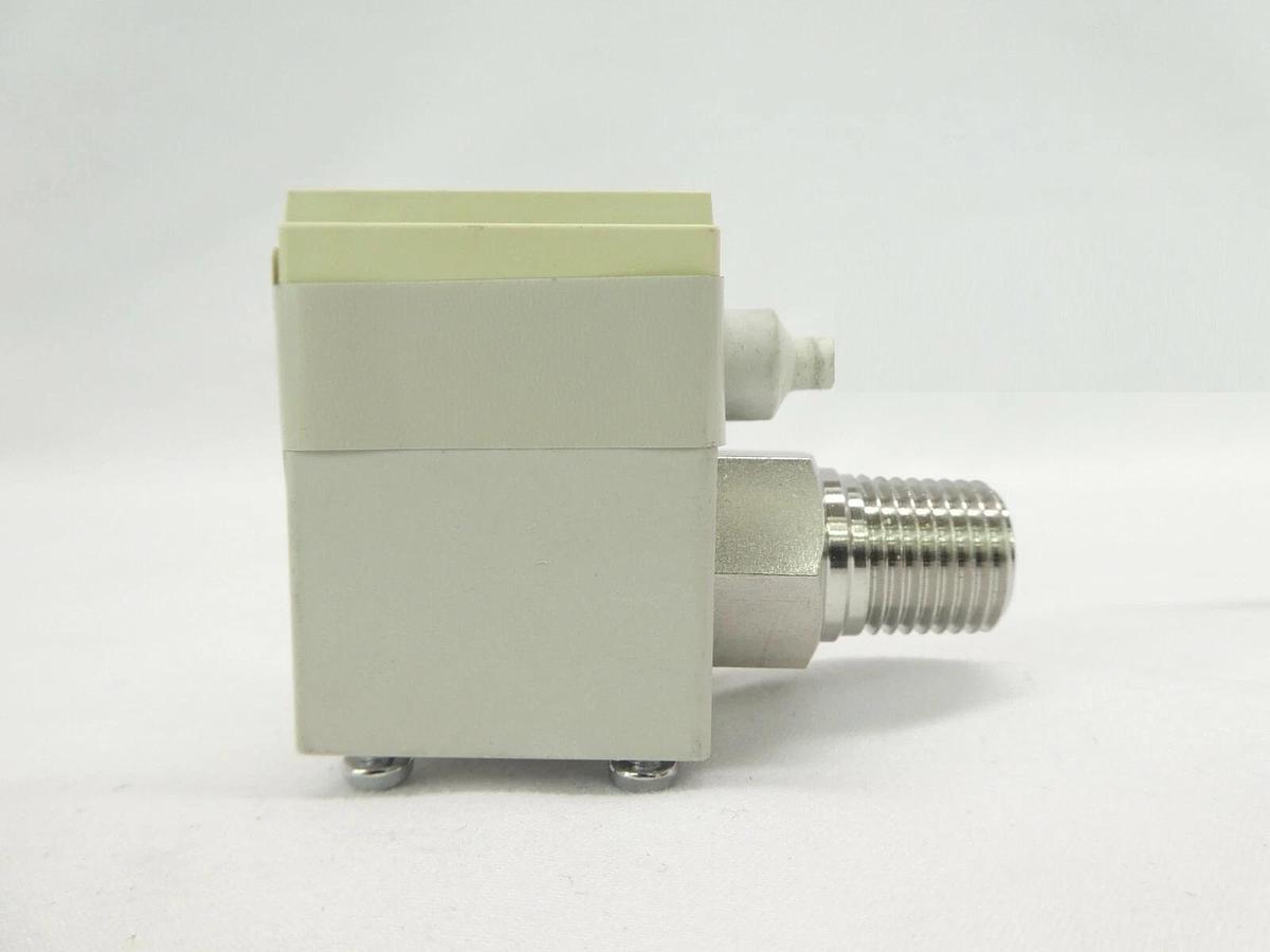 Used SMC ISE5B-02-27L-M-X122 Digital Pressure Switch ISE5B Lot of 8 Working Surplus
