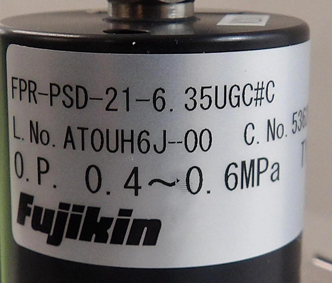 Fujikin MFRC-4CW3-AAA-210 Electronic Valve Module MFRC New Surplus