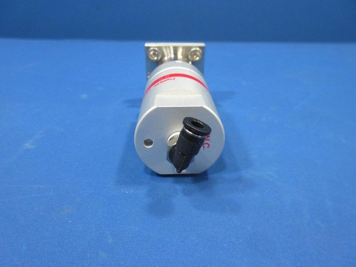 Used Fujikin 467000 Type NC Diaphragm Valve 0.39~0.59MPa 2 Port C-Seal Lot of 12 Used