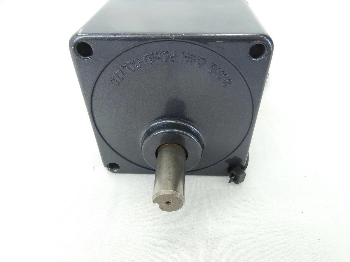 Used SPG Motors S9R90GKL-ES12CE Reversible Motor with Gear Head S9KC15BL Used Working