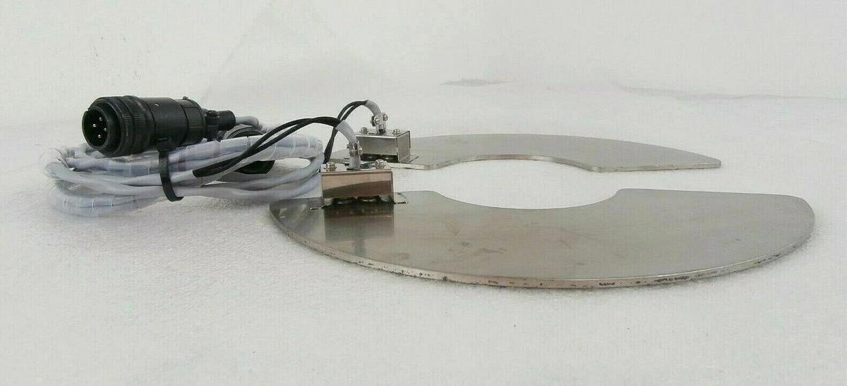 Used TEL Tokyo Electron Heater Set of 2 3S87-051891-11 3S87-051892-11 Trias Working