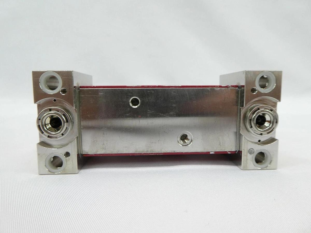 Used STEC SEC-7330M MFC Mass Flow Controller SEC-7330 200 CCM CHF3 Working Spare