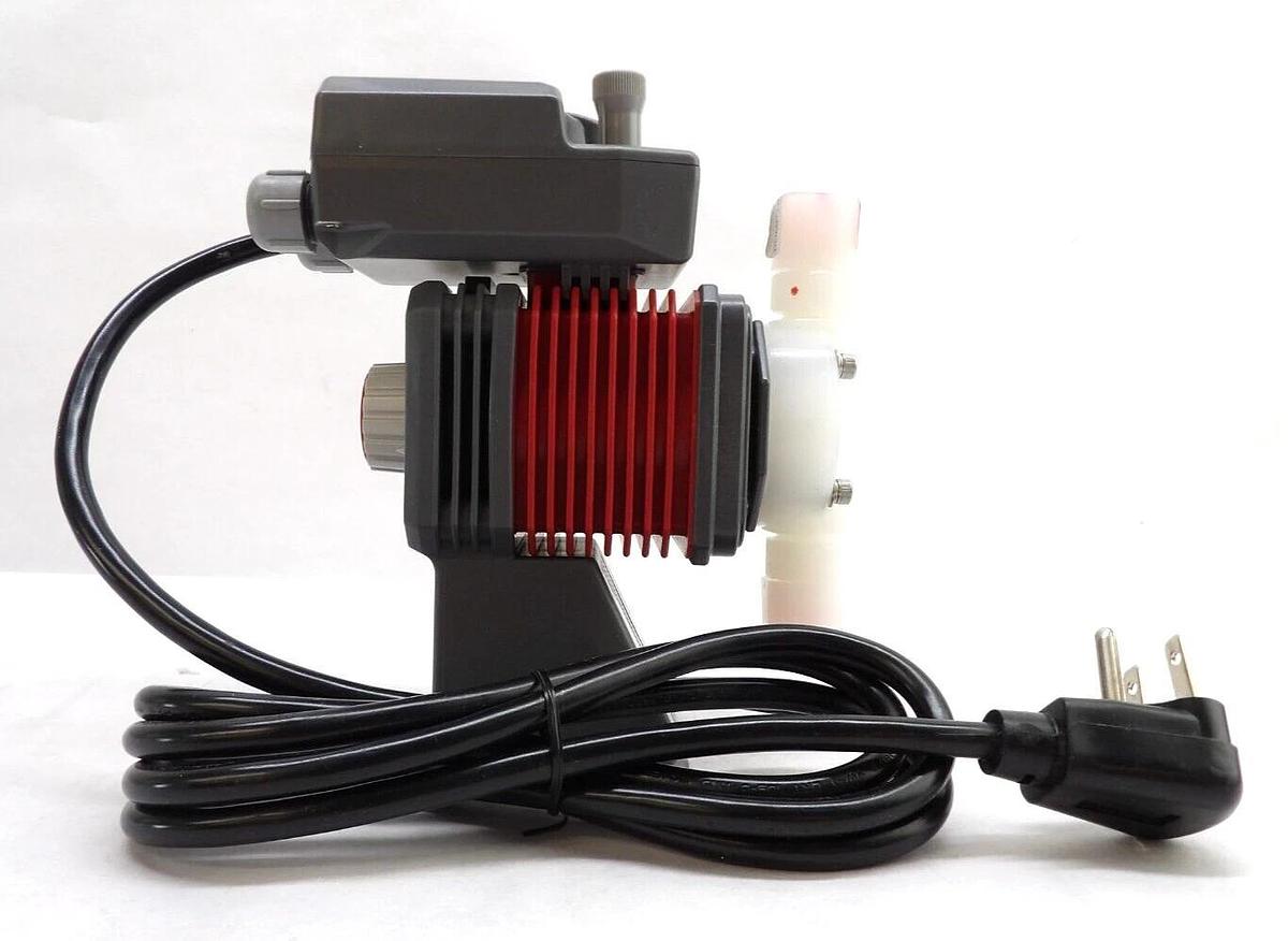 Used Iwaki EHB10R2-F01 Electromagnetic Metering Pump EHE Series Working Surplus