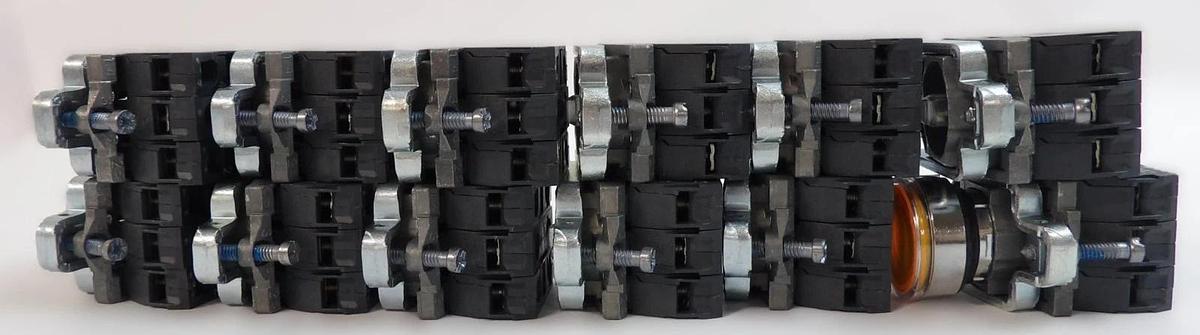 Used Schneider Electric XB4BW35B5 LED 22mm Push Button Switch Lot of 12 Working