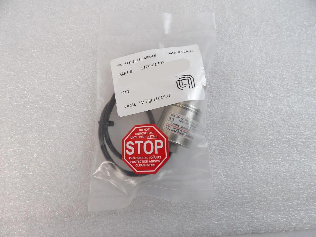 UE Precision Sensor E36W-H42 Pressure Switch AMAT 1270-01701 Lot of 2 New