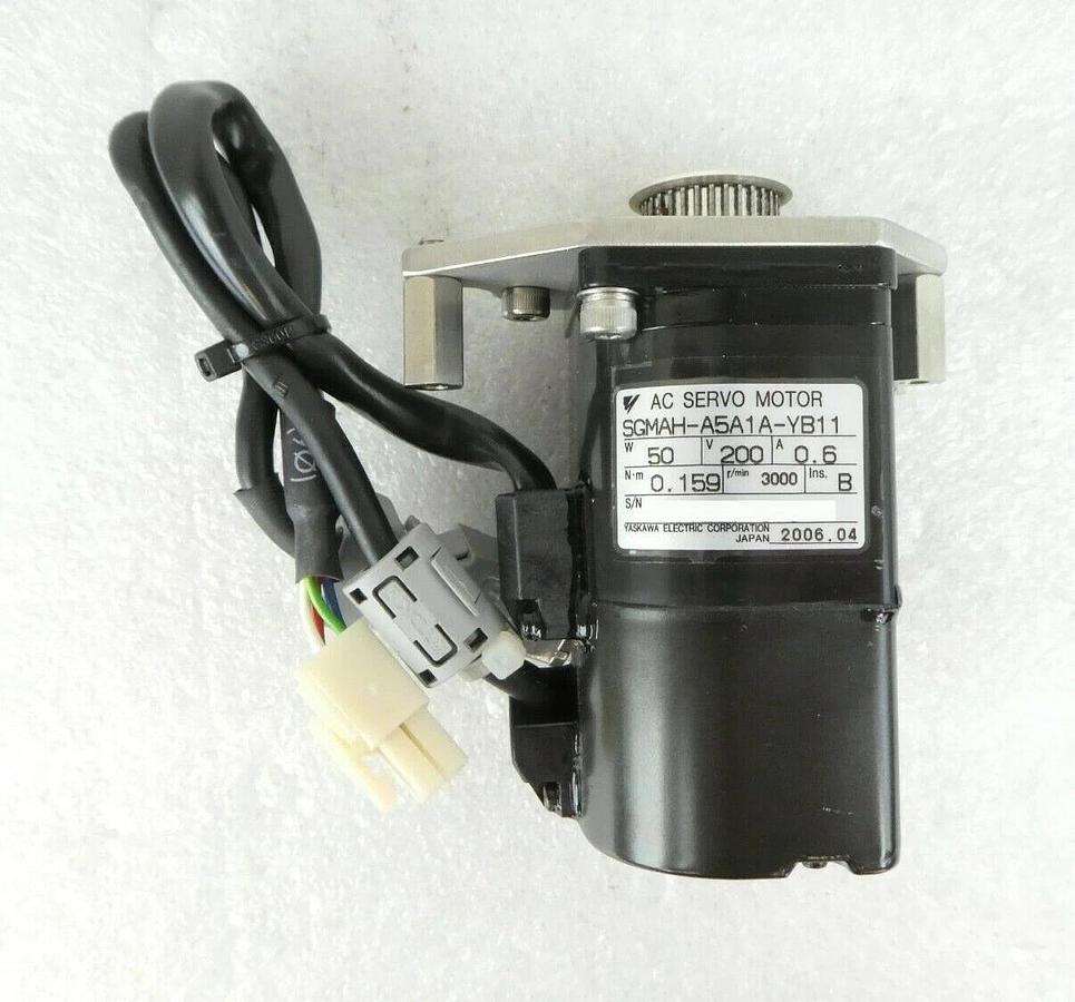 Used Yaskawa Electric SGMAH-A5A1A-YB11 Reseller Lot of 12 Nikon NSR FX-601F Working