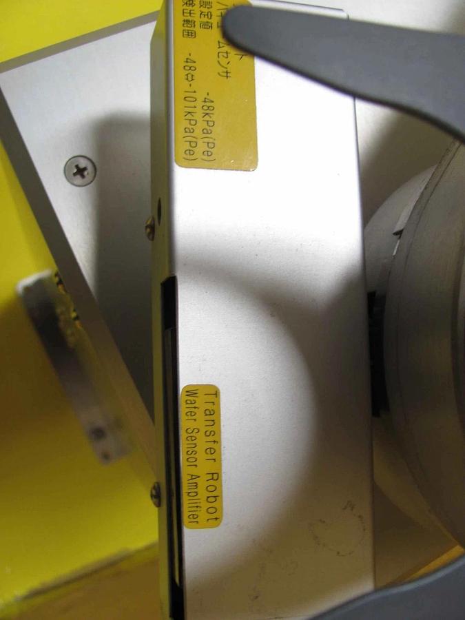 Used Hitachi 200mm Wafer Transfer Robot with End Effector M-712E Etcher Working