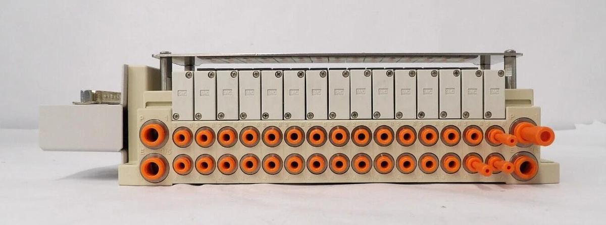 Used SMC SS5V1-DUQ00581 SS5V1-DUQ00578 15-Port Pneumatic Manifold Lot of 4 Working