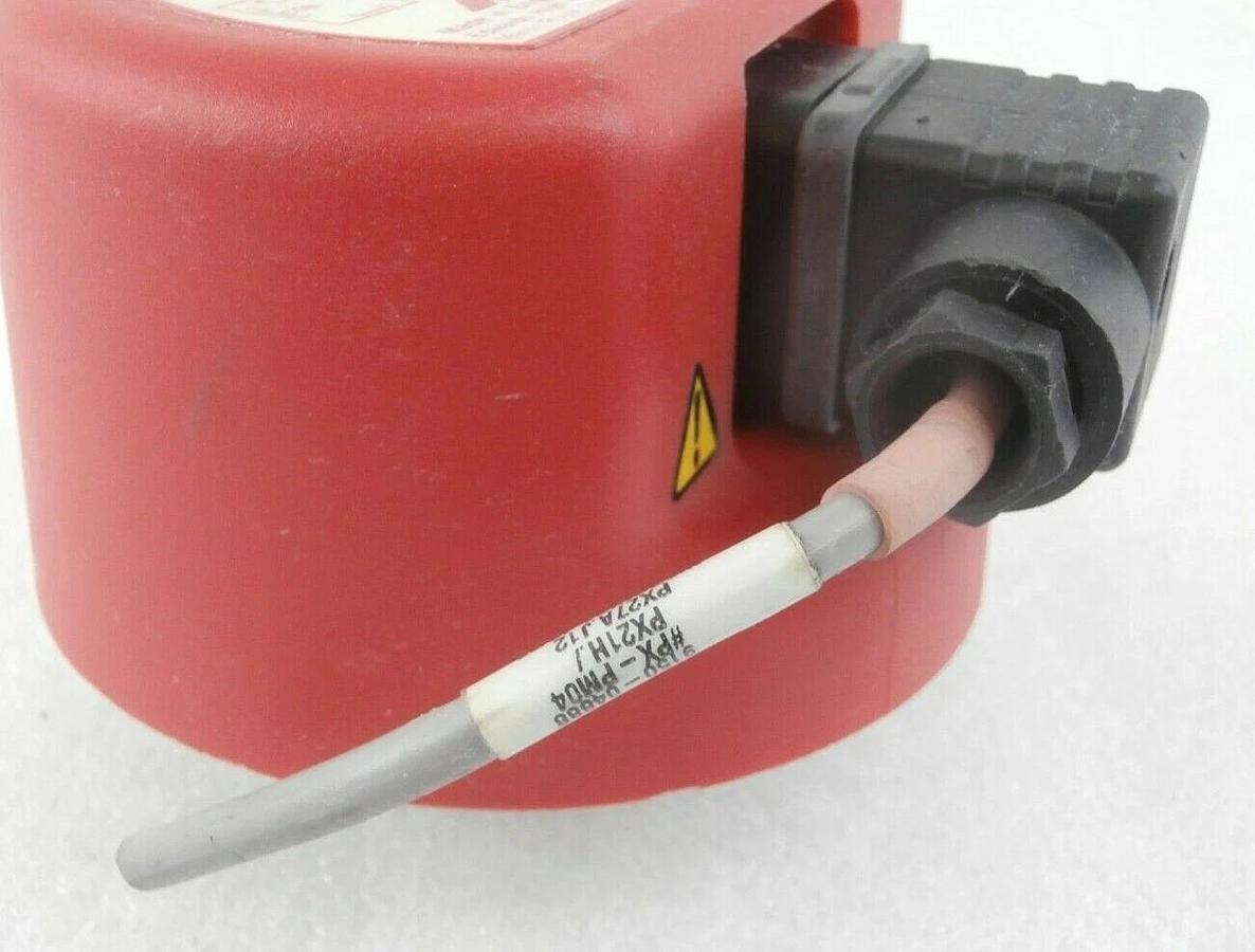 Used Edwards D059 14 000 Vacuum Interlock Switch IS16K Lot of 12 with Plug Working