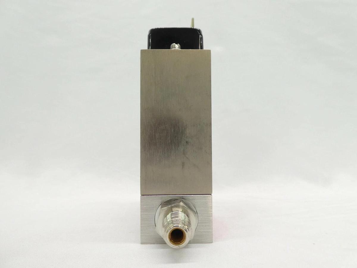 Used UNIT Instruments 1200-101288 Mass Flow Controller MFC UFC-1200A 100 SCCM SiCl4
