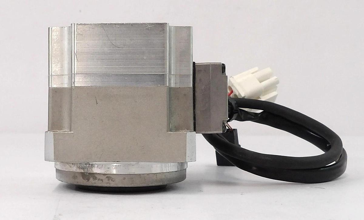 Used Harmonic Drive Systems 9800304568 Servo Actuator FHA-11C-100-12S17bG-C Working