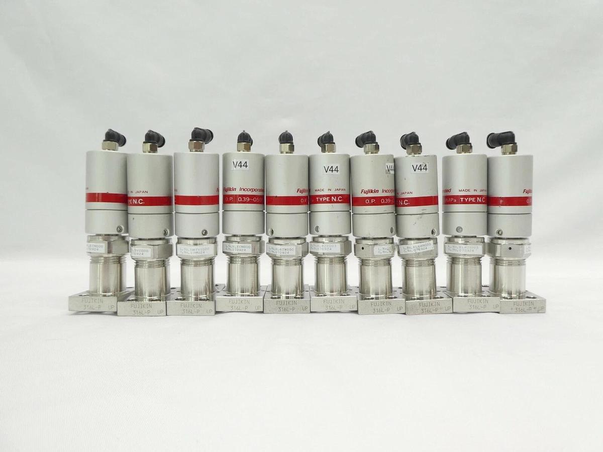 Used Fujikin 070924 Pneumatic Diaphragm Valve 0.39 ~ 0.59MPa N.C. Lot of 10 Working