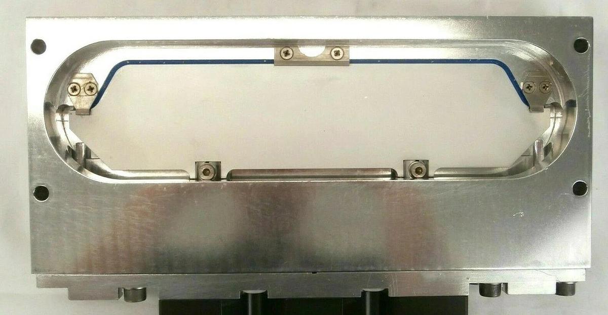 Used VAT 02010-BA44-1004 Pneumatic Rectangular Wafer Transfer Valve No Solenoid