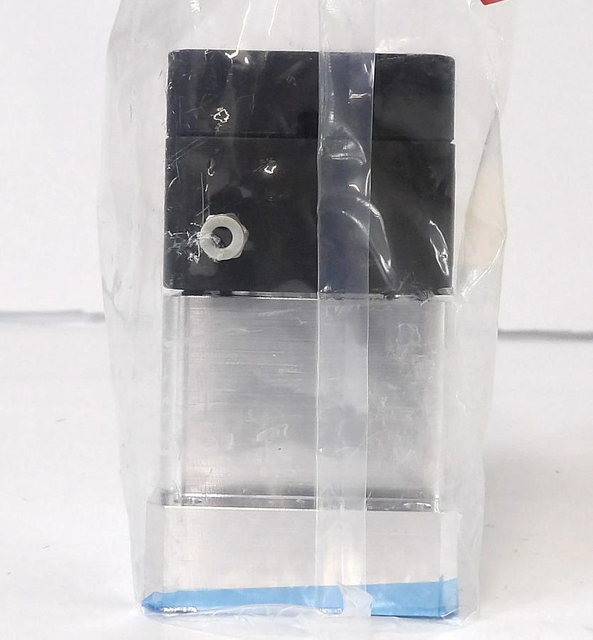 Used VAT 24428-XA11-BJM1 Vacuum Angle Valve AMAT 0195-03231 Reseller Lot of 2 New