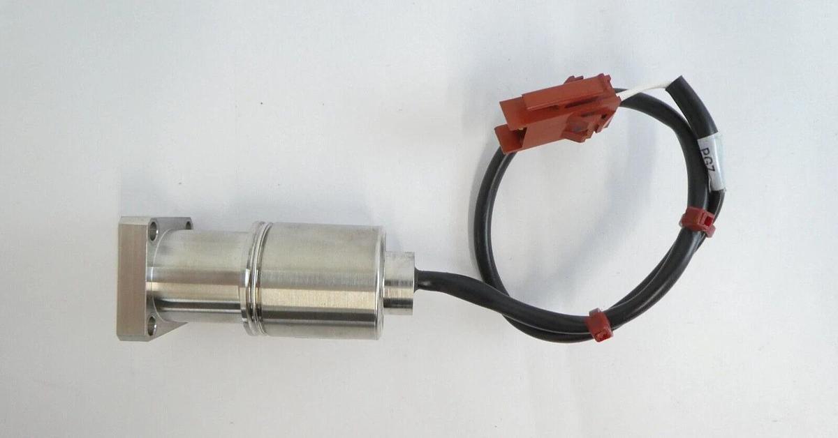 Used UE Precision Sensors E36W-L50 E36W-L33 Absolute Pressure Switch Lot of 8 Working