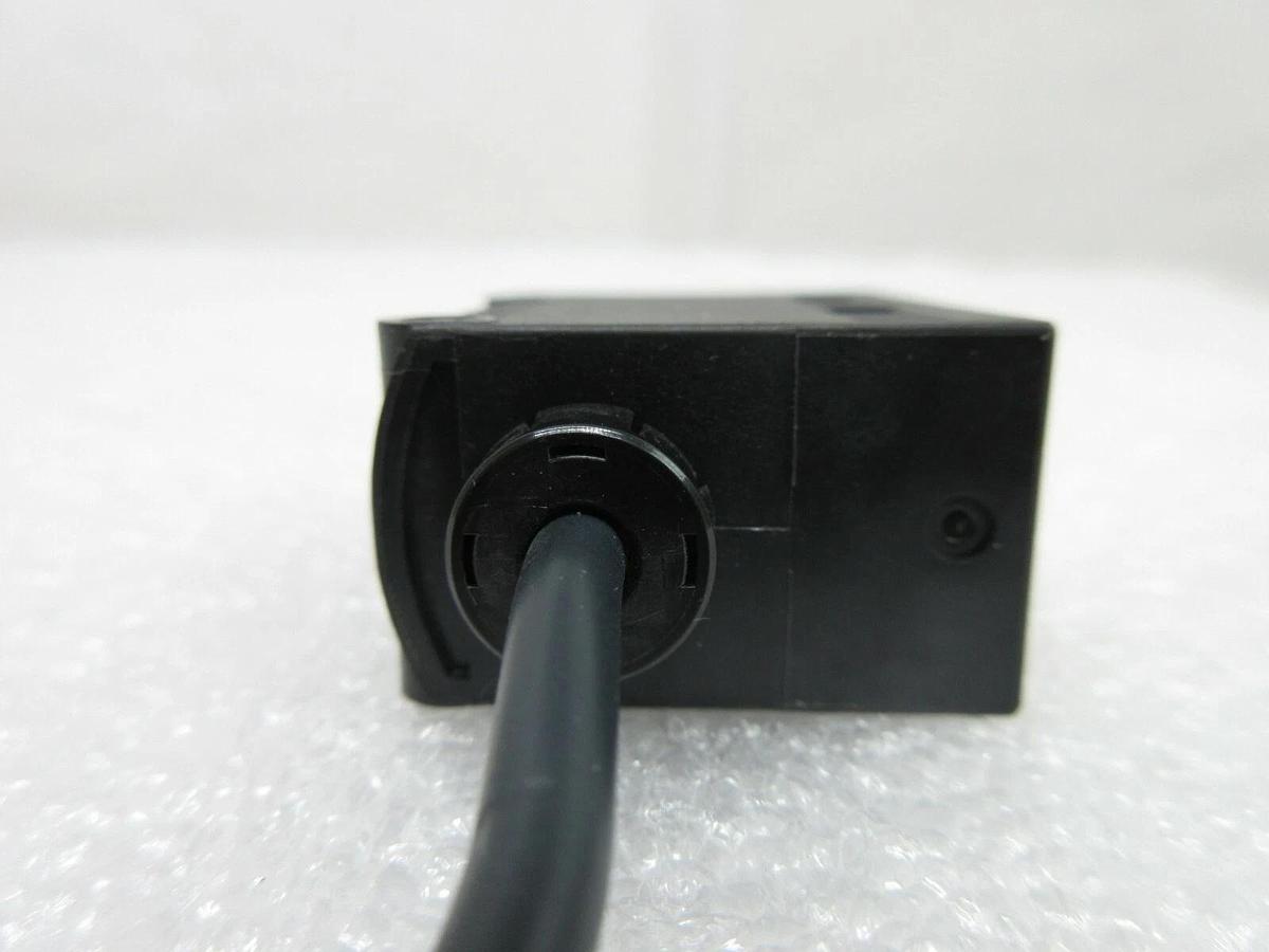Used Omron E3G-L11 Distance-setting Photoelectric Sensor Reseller Lot of 4 Used